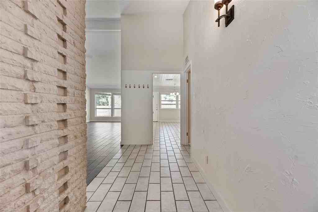 908 Prestwick Ln - Photo 6 of 22