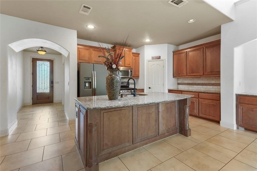 1204 E Shawnee Dr - Photo 7 of 29