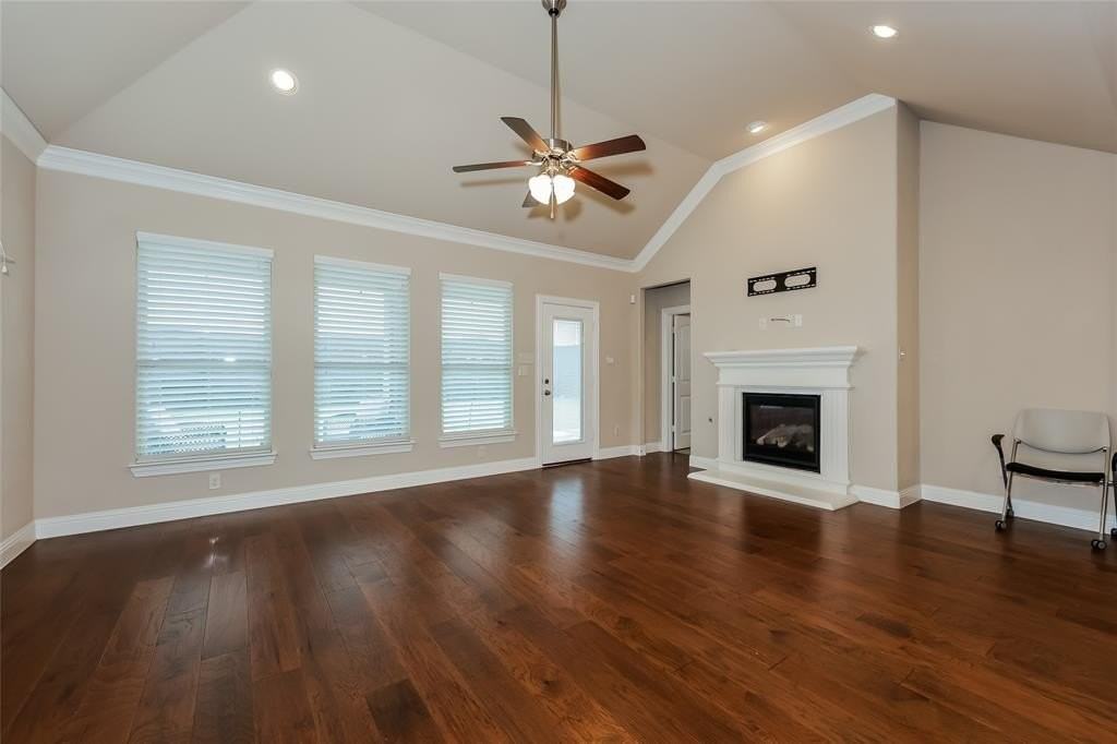 2201 Petunia Ln - Photo 6 of 20