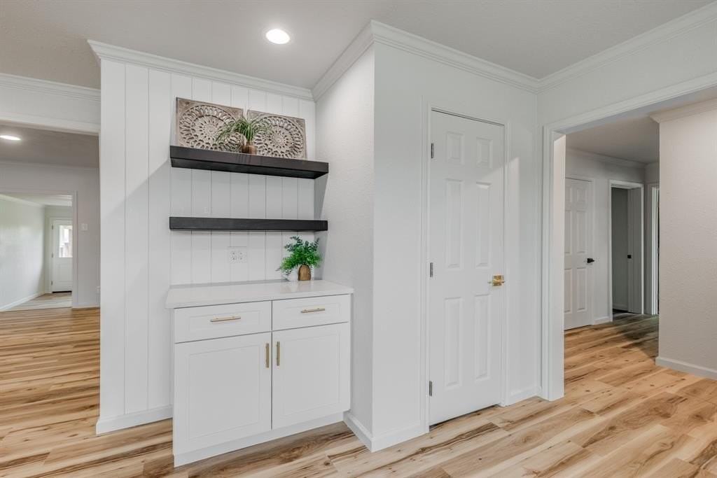 2929 Sayles Blvd - Photo 6 of 38