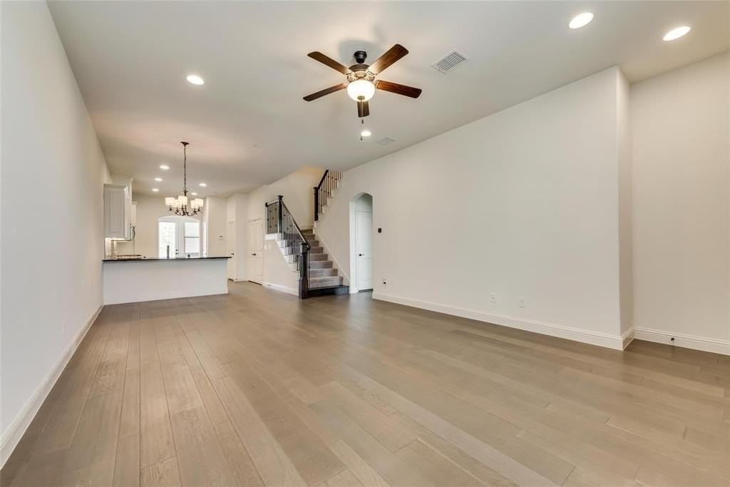 2401D Cort Dr - Photo 3 of 33