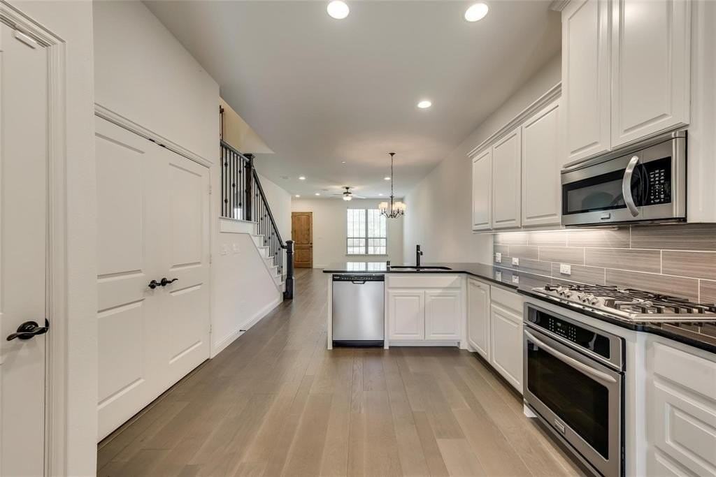 2401D Cort Dr - Photo 6 of 33
