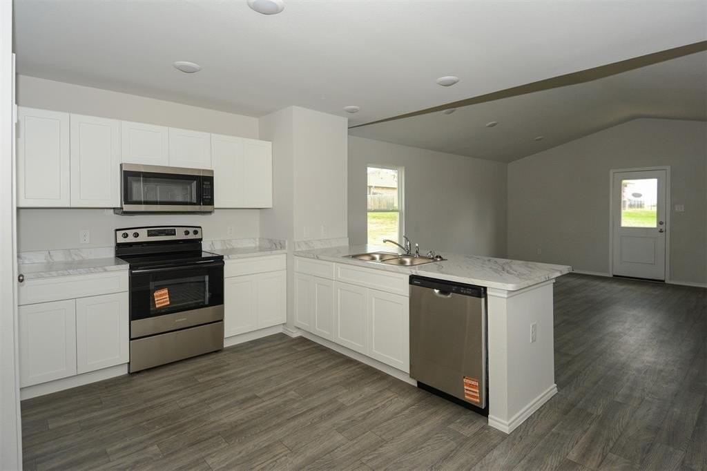 297 Victory Dr - Photo 4 of 16