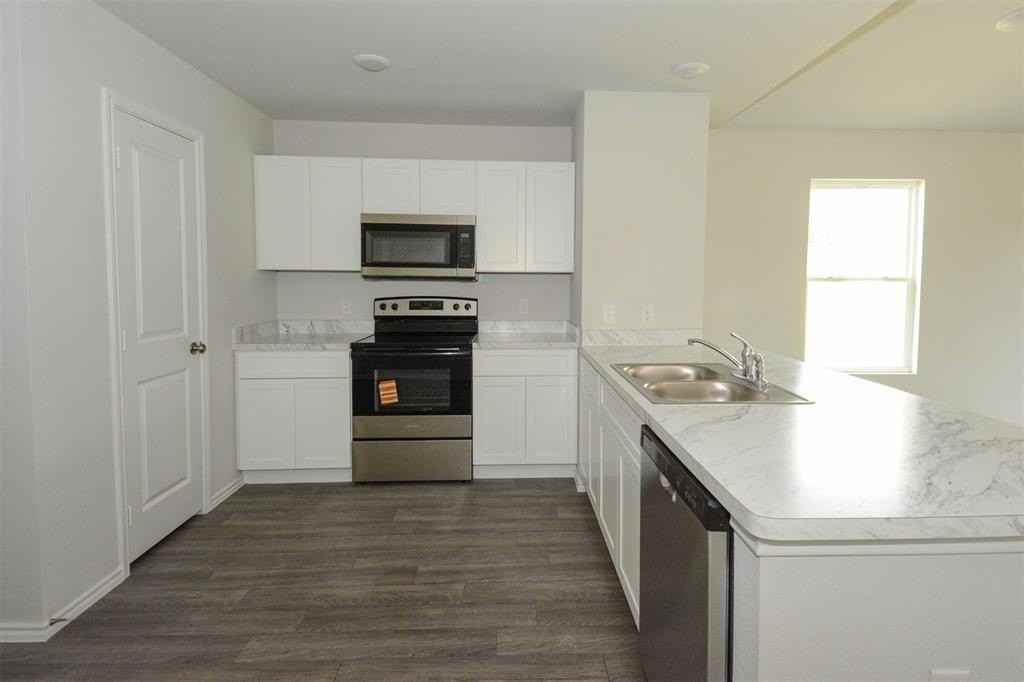 297 Victory Dr - Photo 5 of 16