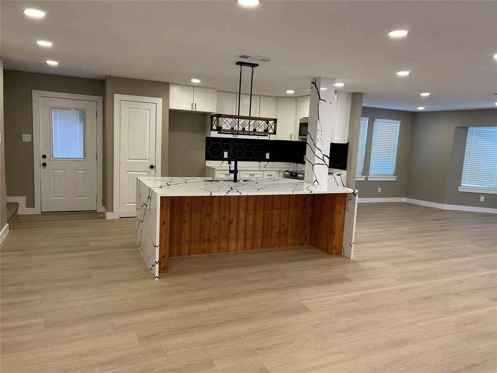 10711 Cromwell Dr - Photo 2 of 39