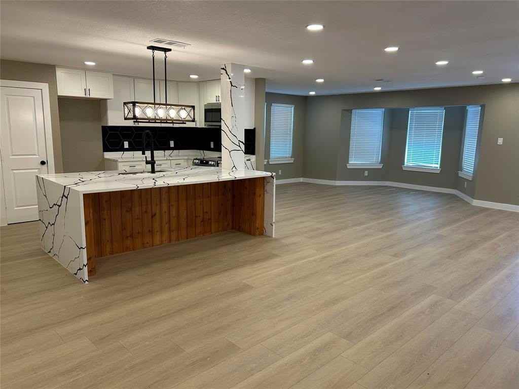 10711 Cromwell Dr - Photo 6 of 39