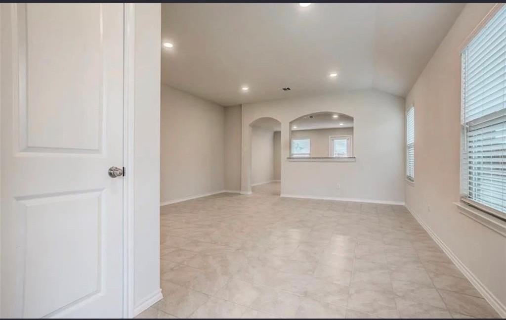 2426 Lupton St - Photo 3 of 13