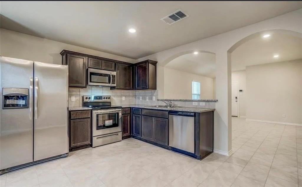 2426 Lupton St - Photo 5 of 13