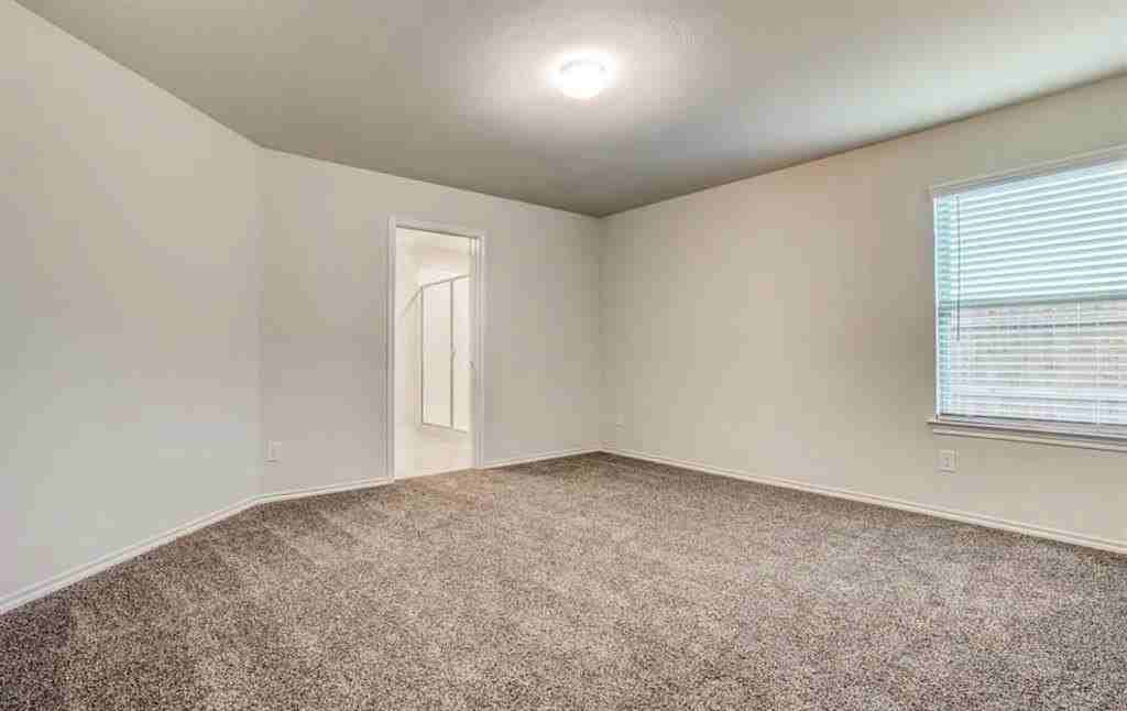2426 Lupton St - Photo 7 of 13