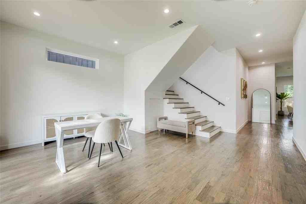 3423 N Winnetka Ave - Photo 3 of 12