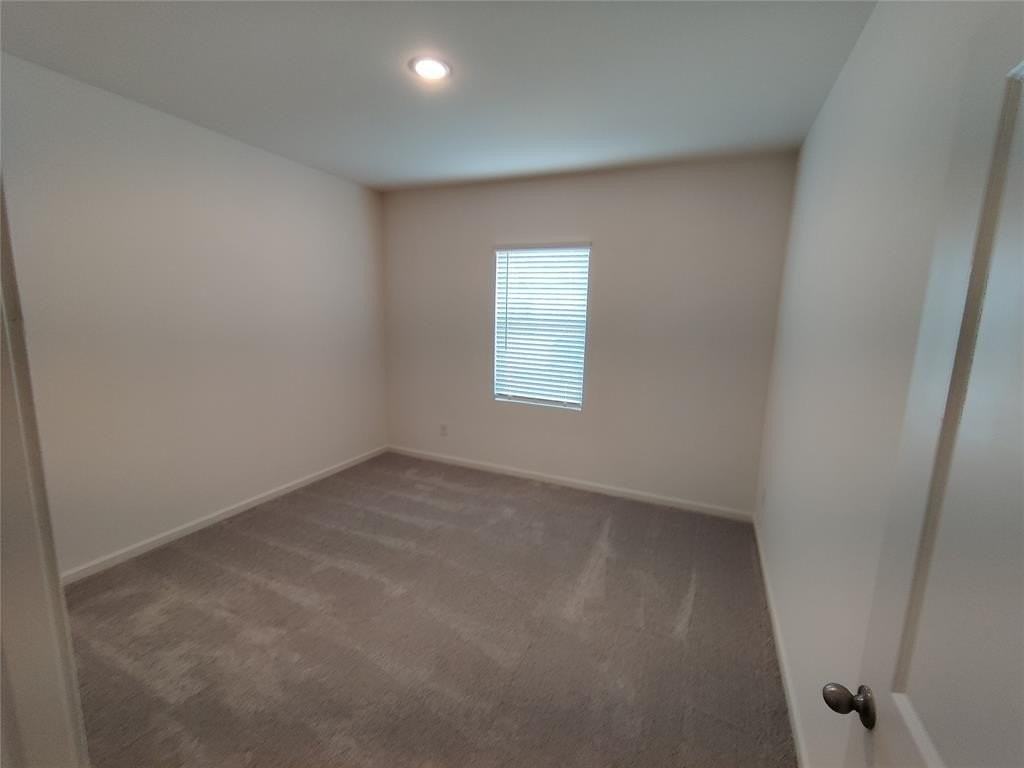 10356 Holycross Ln - Photo 5 of 32