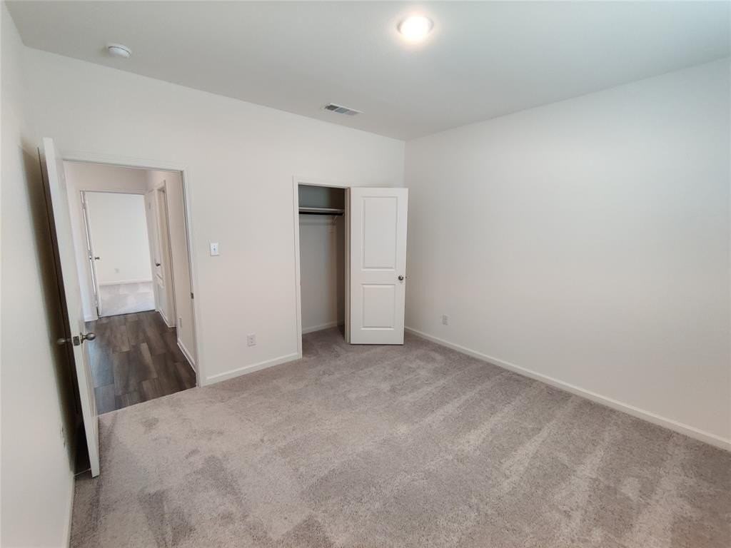 10356 Holycross Ln - Photo 6 of 32