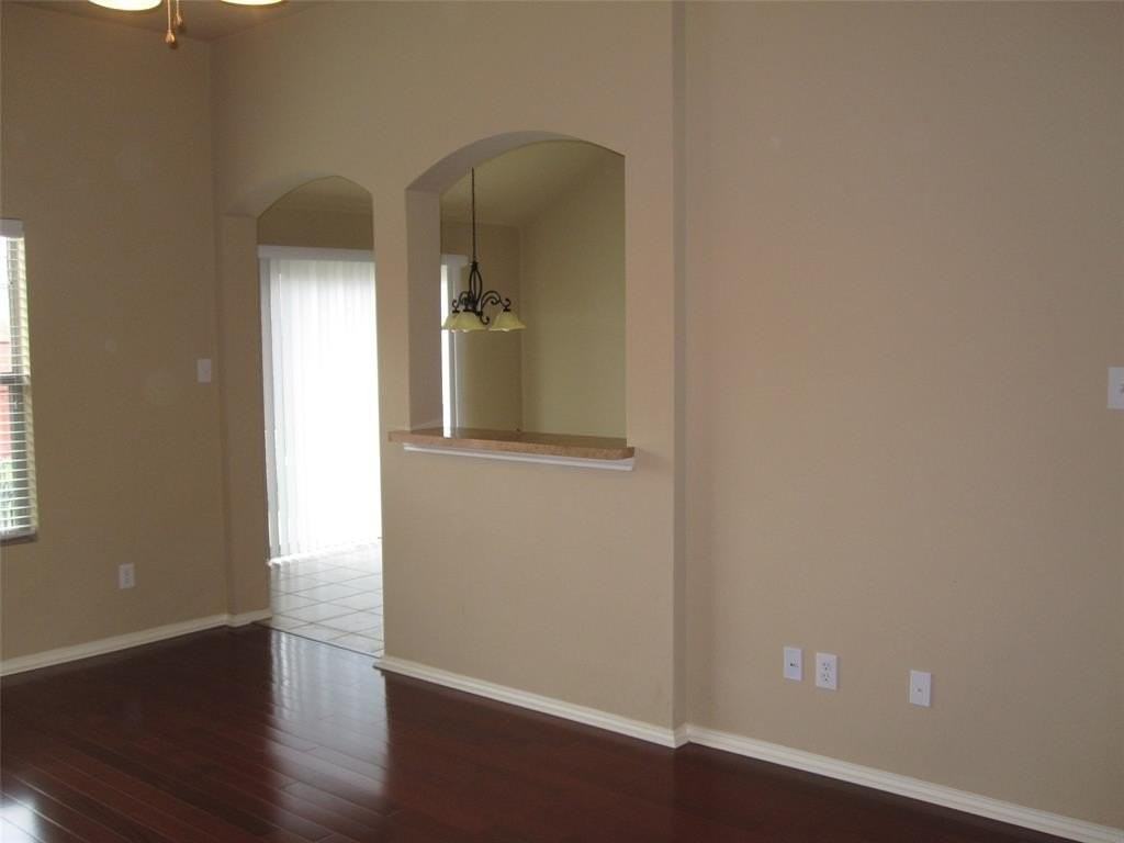 609 Twin Knoll Dr - Photo 3 of 17