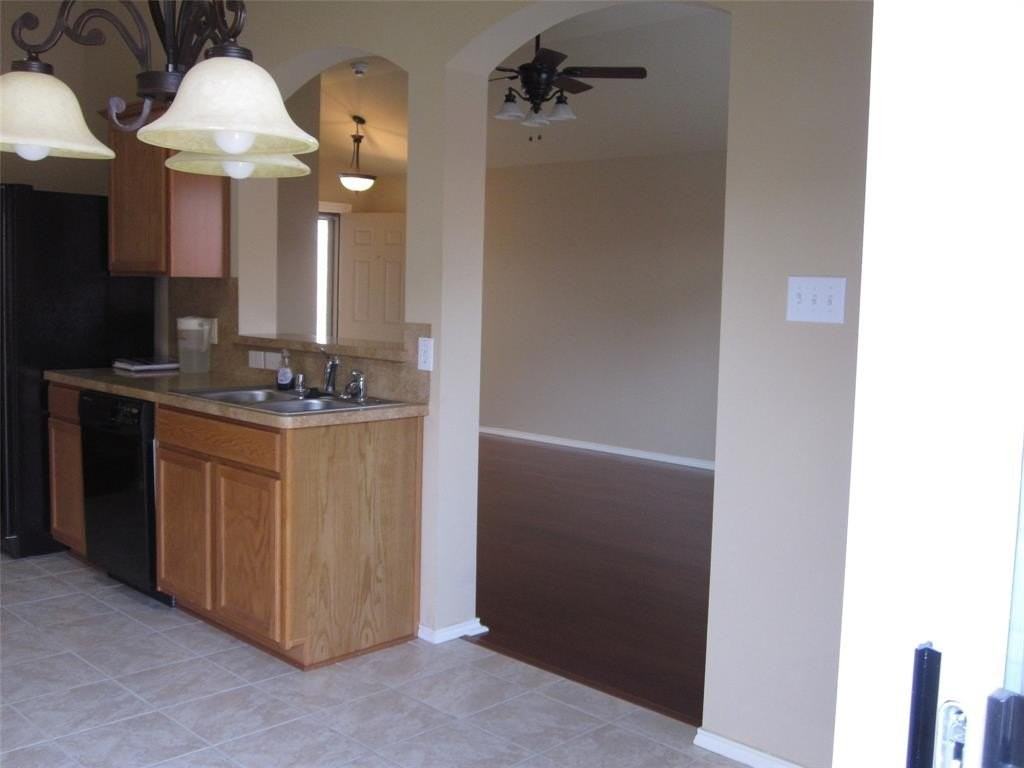 609 Twin Knoll Dr - Photo 5 of 17