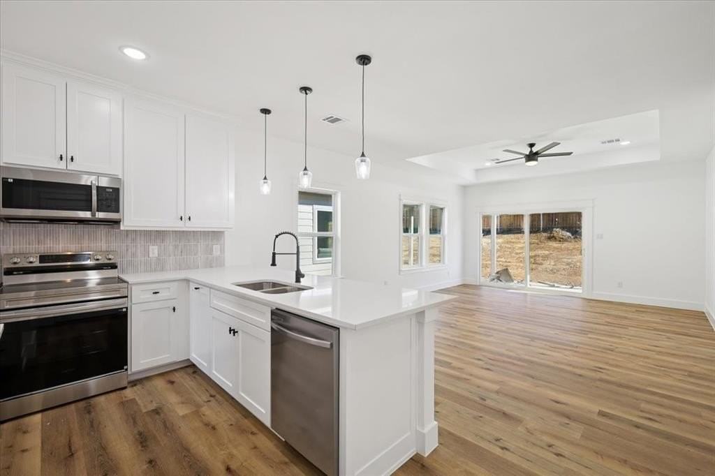 3058 Hardy St - Photo 6 of 33