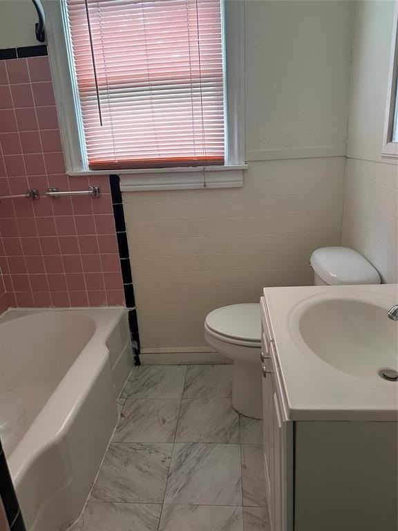 1130 Lewis St - Photo 2 of 9