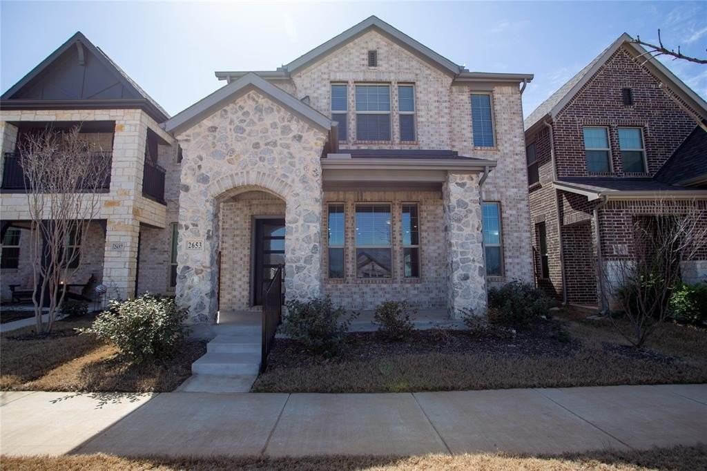 2653 Kings Canyon Mews - Photo 2 of 25