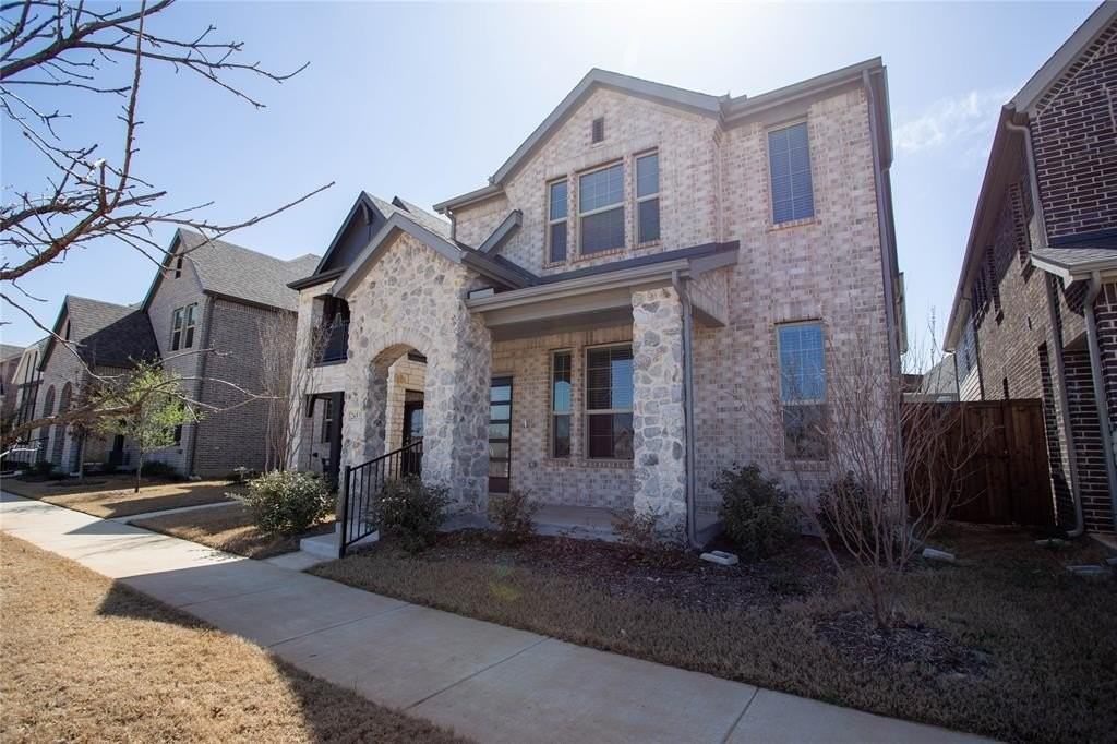 2653 Kings Canyon Mews - Photo 3 of 25