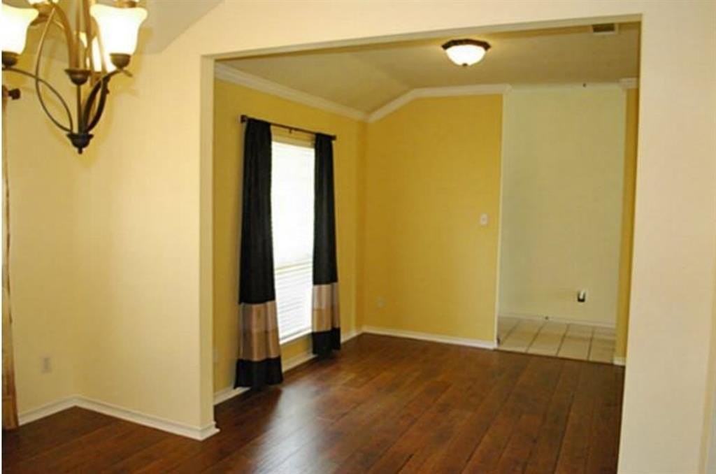 5605 Fruitwood Dr - Photo 3 of 9