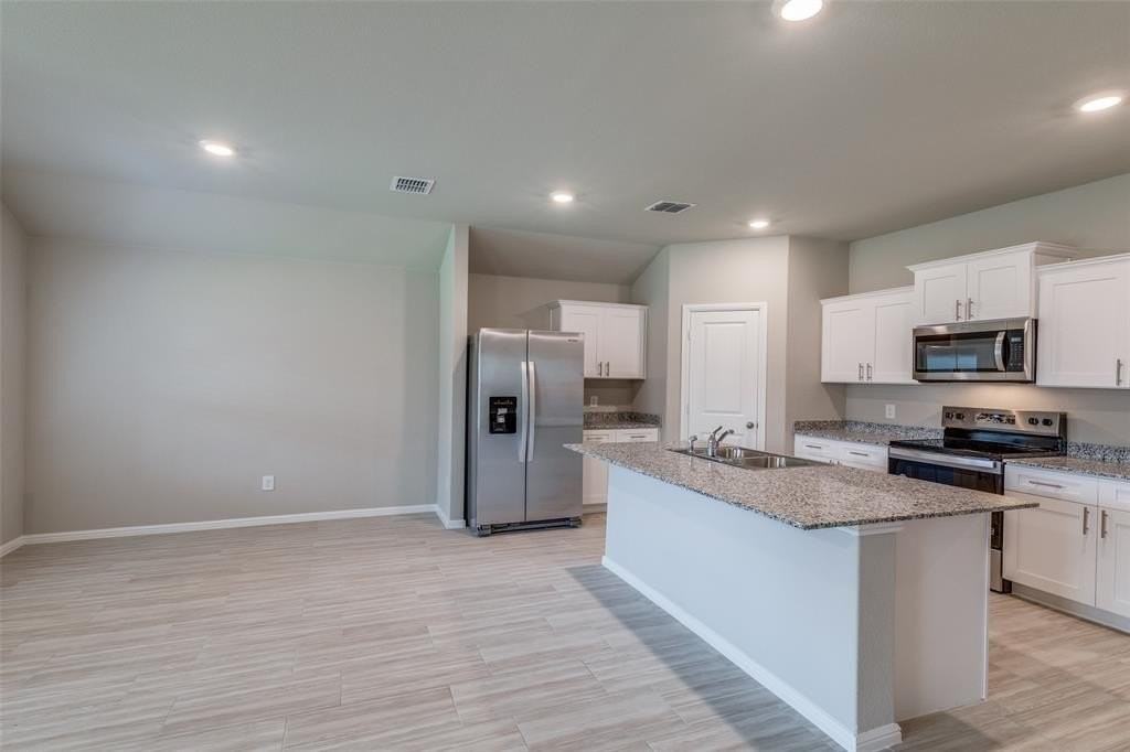 16408 Severn Ln - Photo 4 of 14