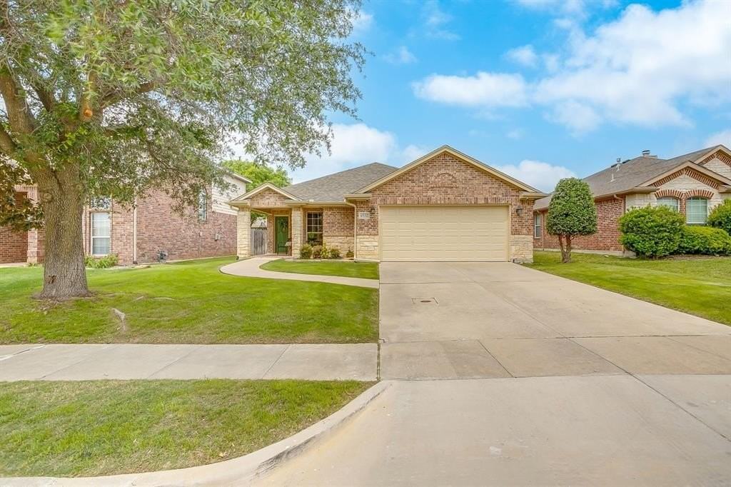 6532 Sierra Madre Dr - Photo 2 of 37