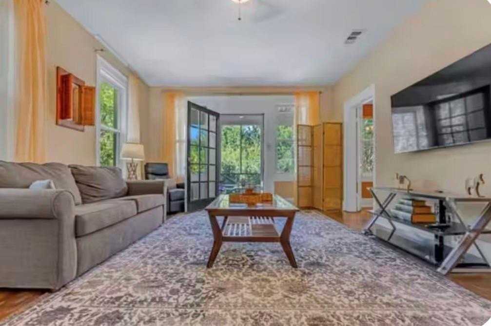 4303 Vandelia St - Photo 4 of 27