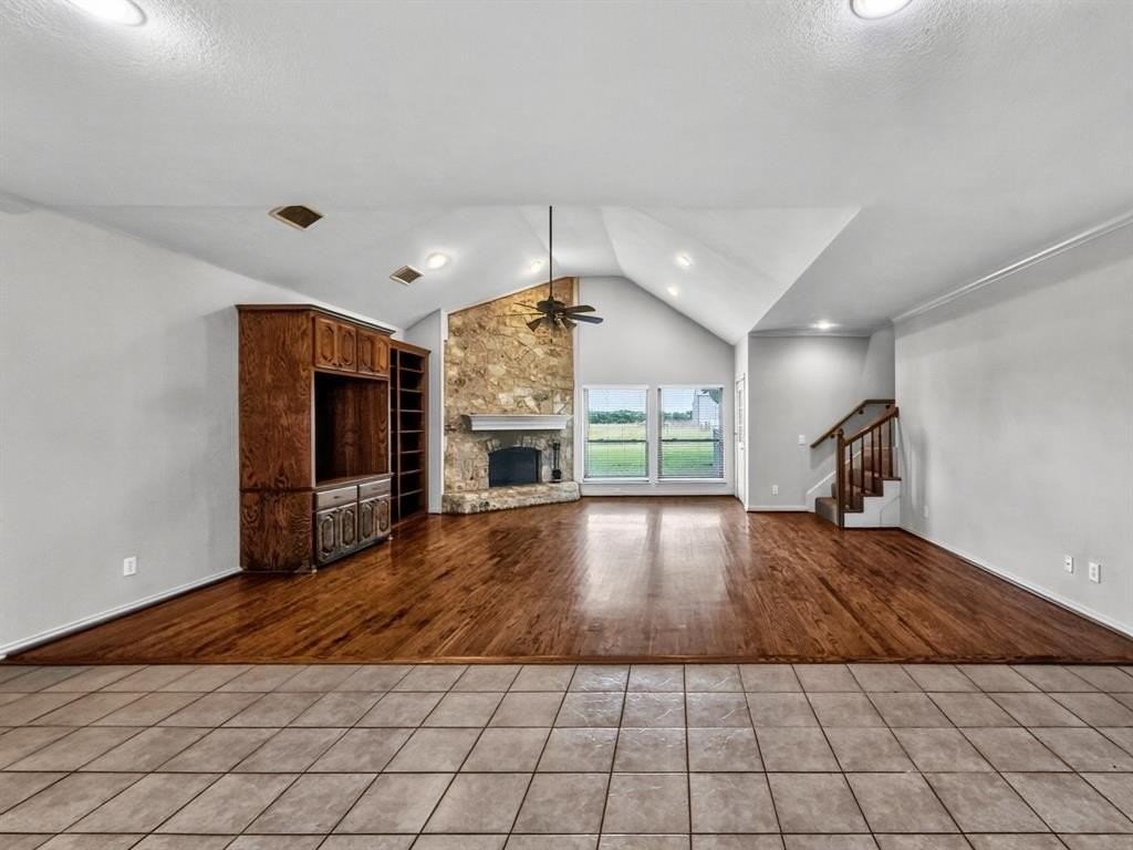 1255 Vineyard Rd - Photo 5 of 20