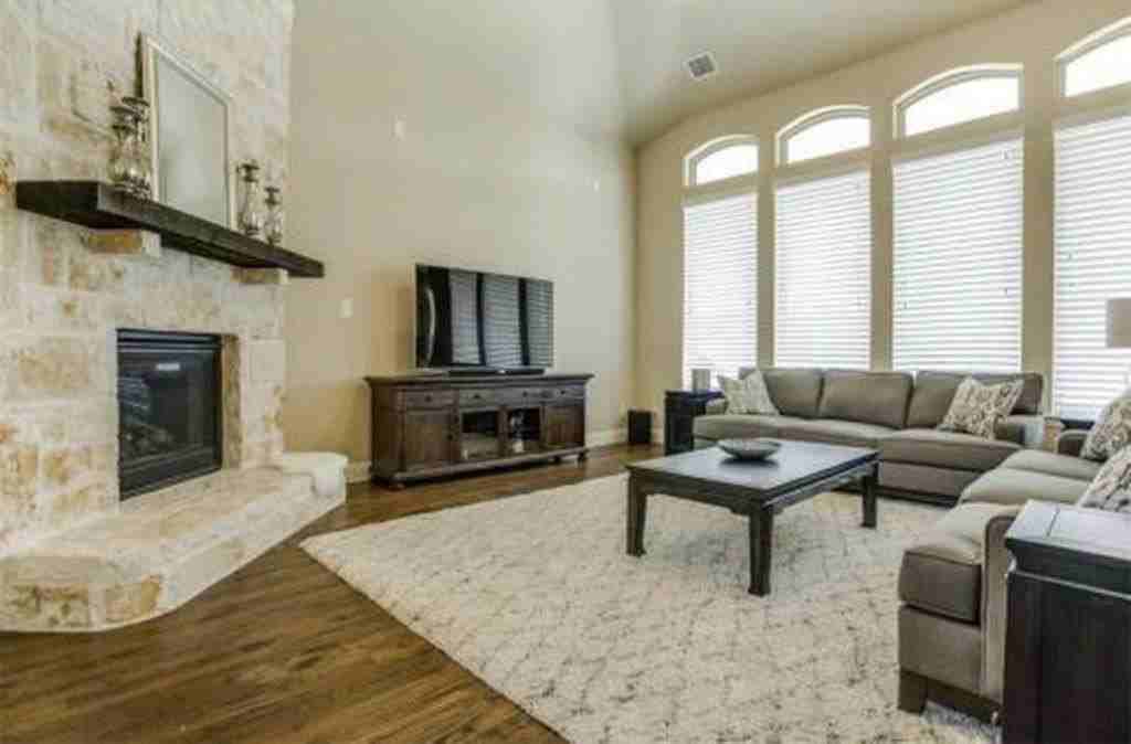 4433 Florentine Ln - Photo 3 of 10