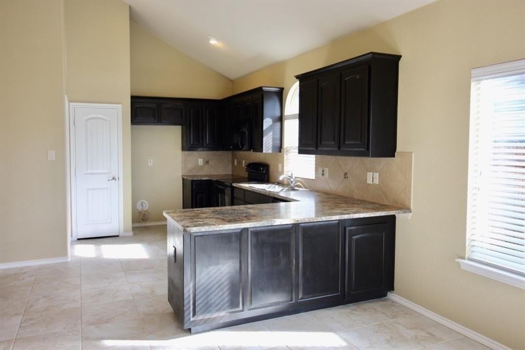 1021 Jodie Dr - Photo 6 of 15