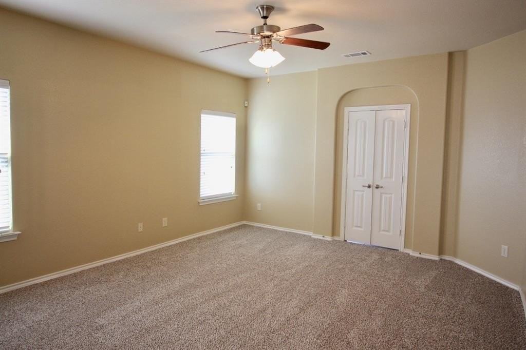 1021 Jodie Dr - Photo 7 of 15