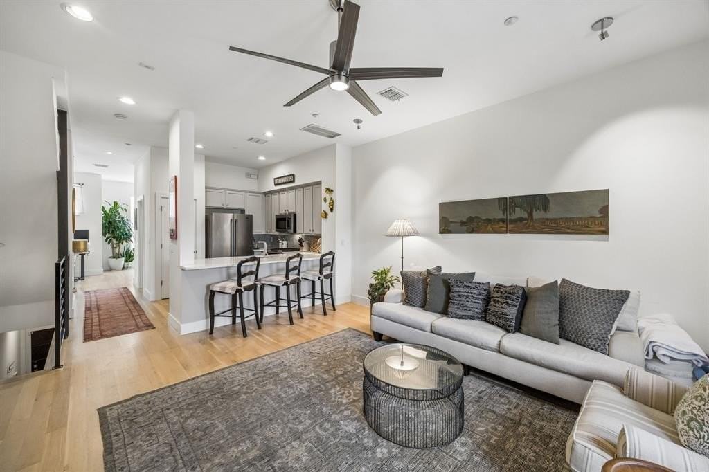 4307 Mckinney Ave #8 - Photo 7 of 27