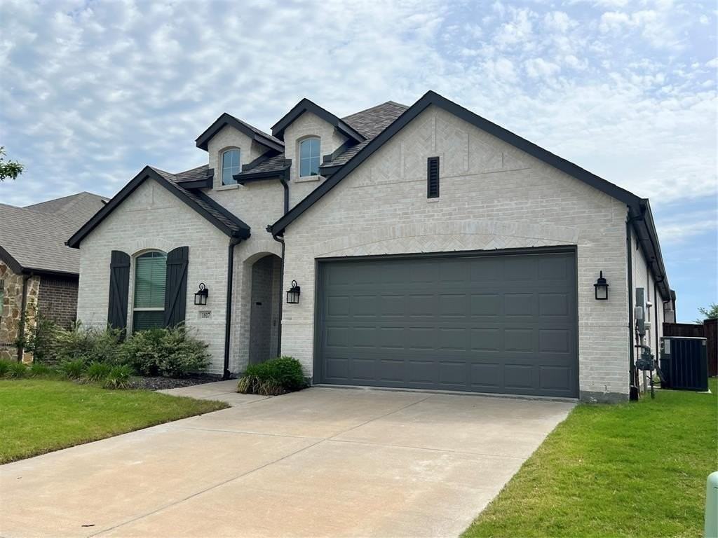 1817 Lockhart Dr - Photo 2 of 5