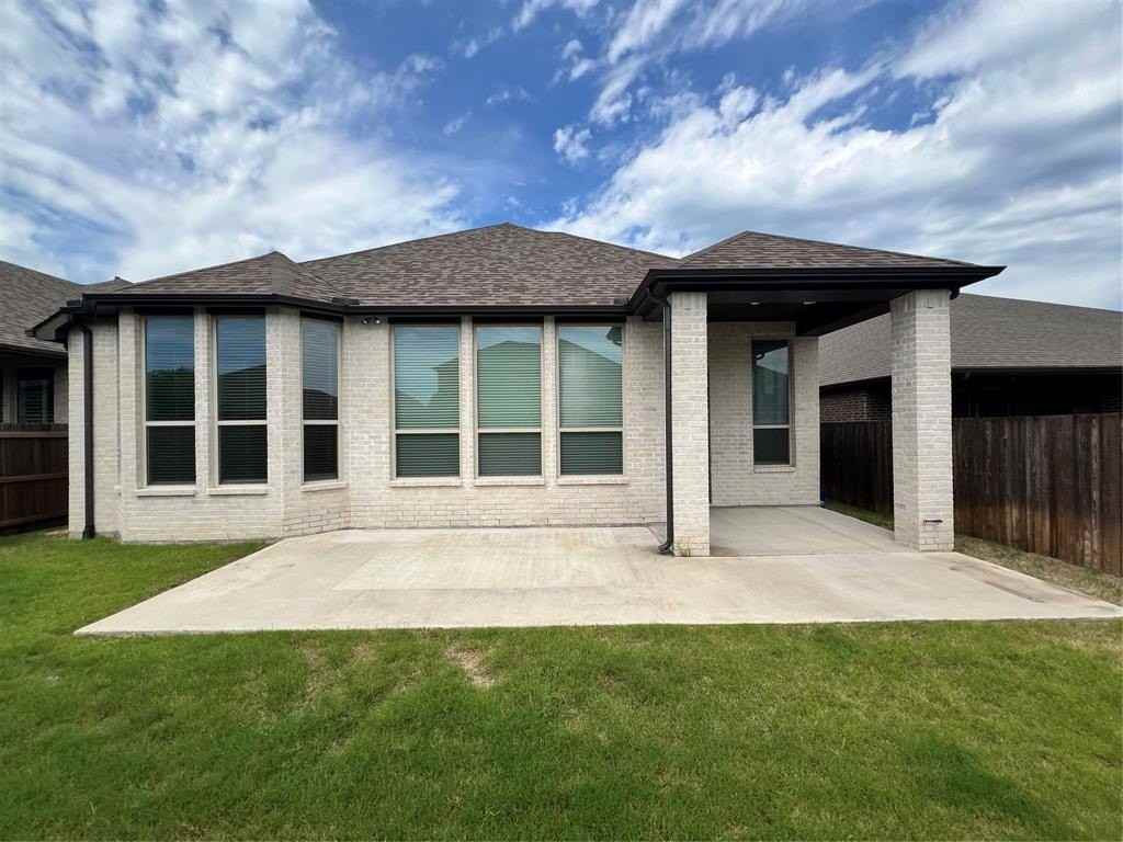 1817 Lockhart Dr - Photo 4 of 5