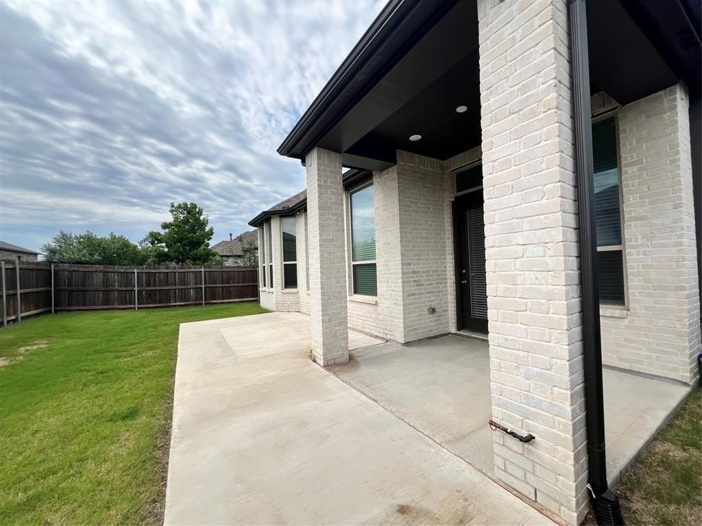 1817 Lockhart Dr - Photo 5 of 5