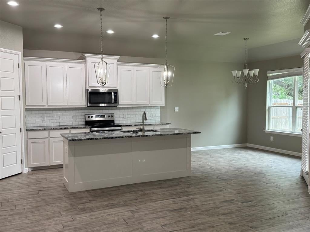 612 Sovereign Dr - Photo 2 of 15