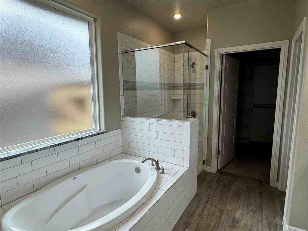 612 Sovereign Dr - Photo 5 of 15