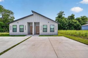 featured image of 2113 Henry St #A