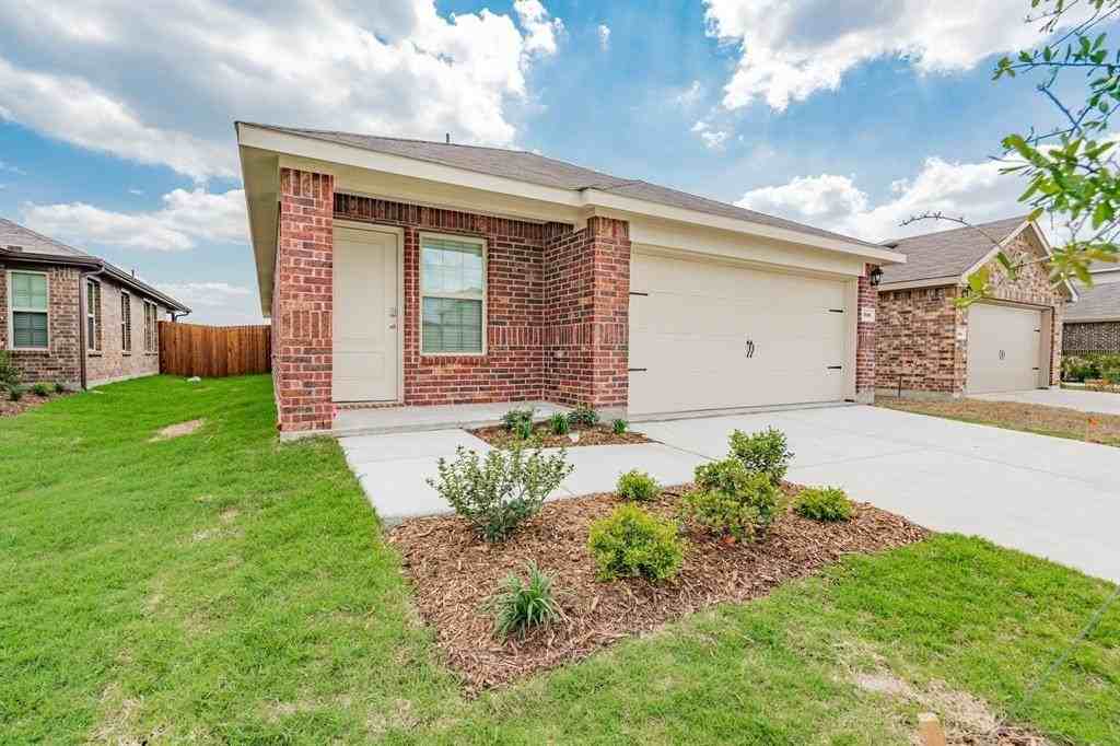 916 Sunrise Ln - Photo 2 of 33