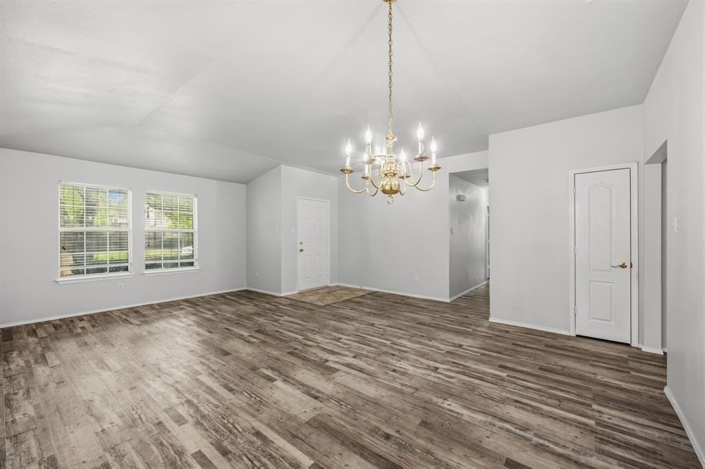 1407 Plateau Dr - Photo 6 of 26