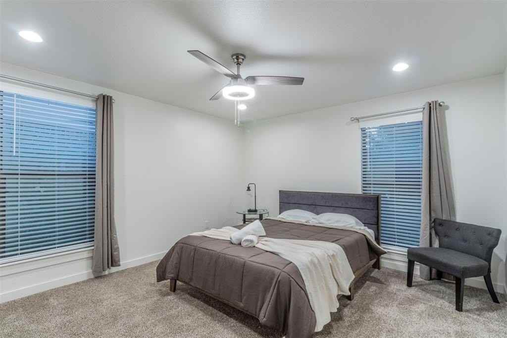 921 S Waverly Dr - Photo 4 of 13