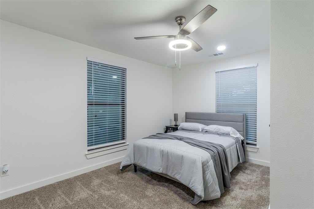 921 S Waverly Dr - Photo 6 of 13