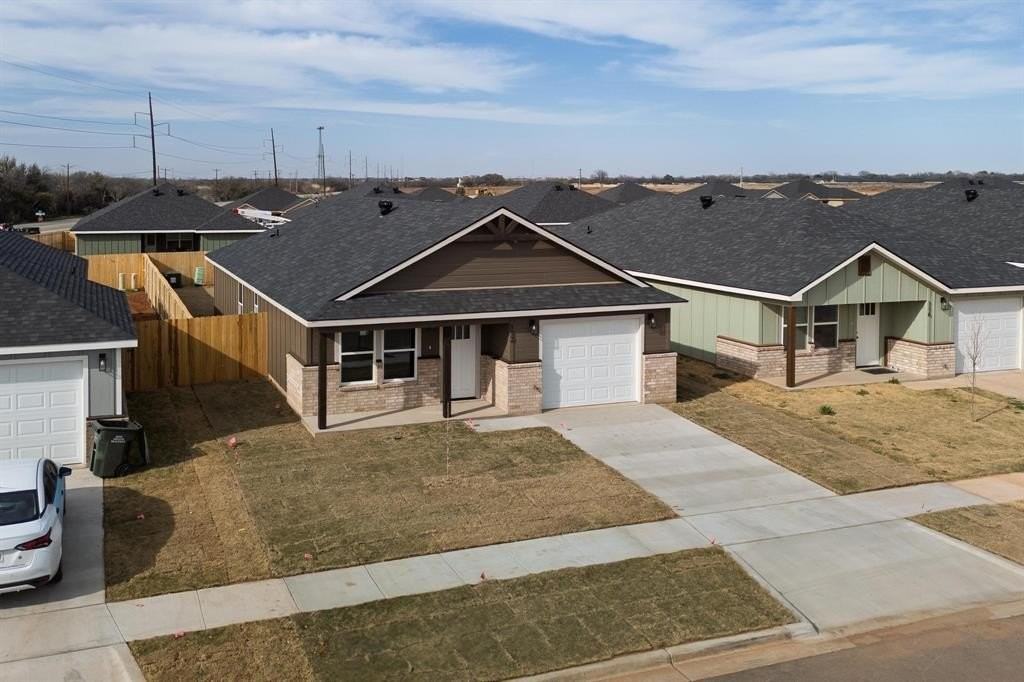 179 Tombstone Rd - Photo 2 of 33