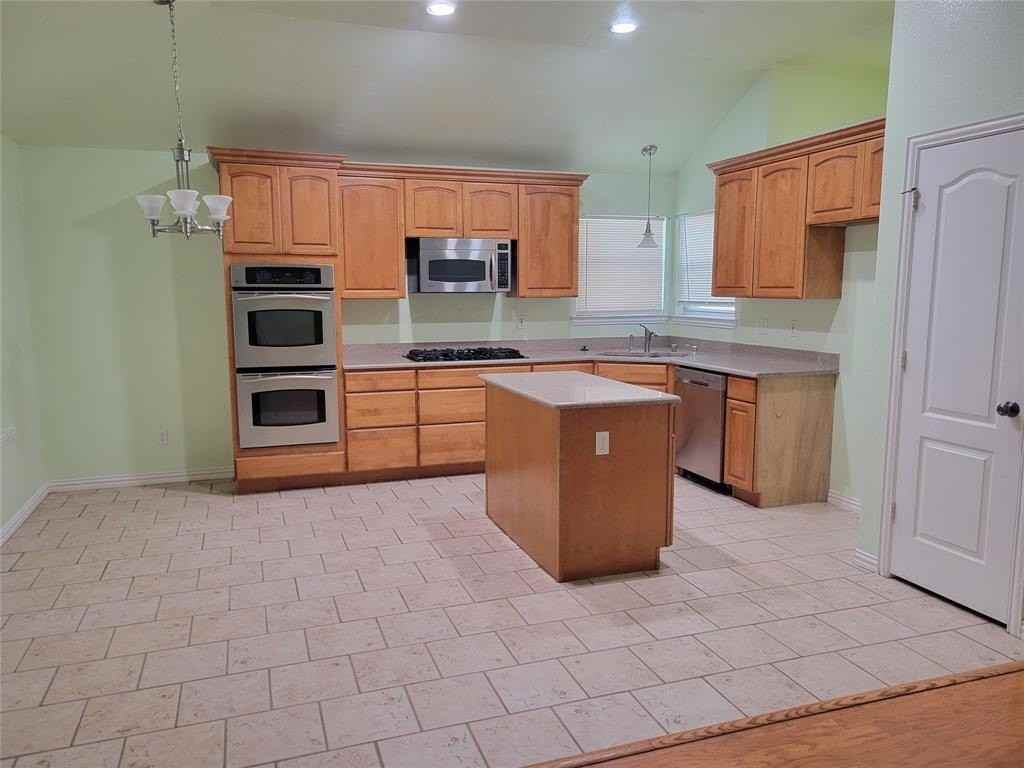 1424 Chapman Dr - Photo 3 of 14