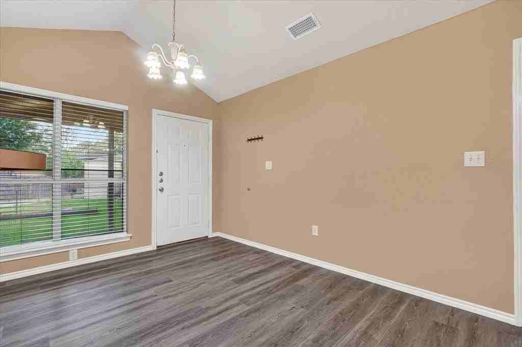 3132 Cedar Hill St - Photo 6 of 24