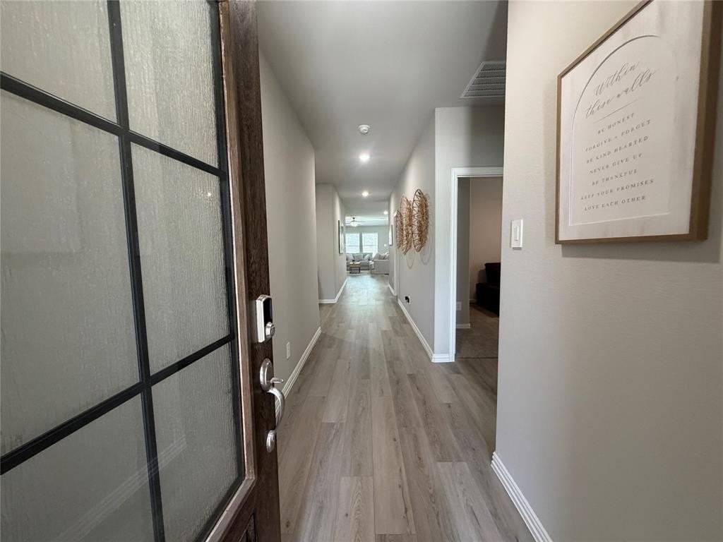 706 Easthill Dr - Photo 4 of 32