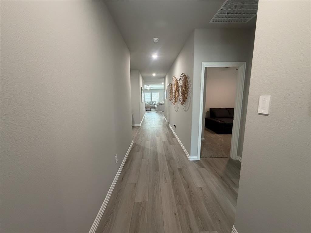 706 Easthill Dr - Photo 5 of 32