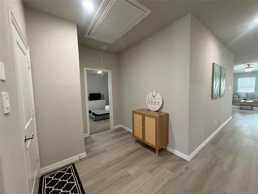 706 Easthill Dr - Photo 6 of 32