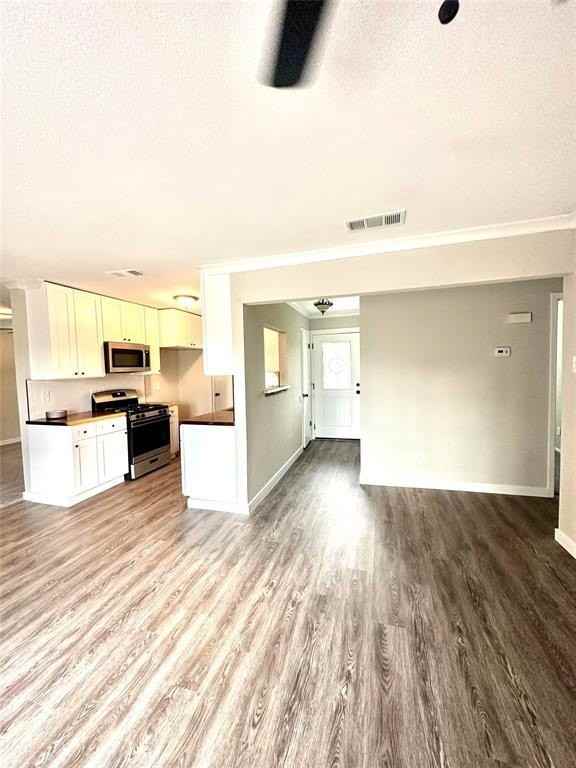 1322 Shorecrest Dr - Photo 3 of 8