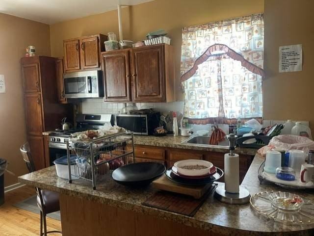 438 S 1st Ave - Photo 3 of 11