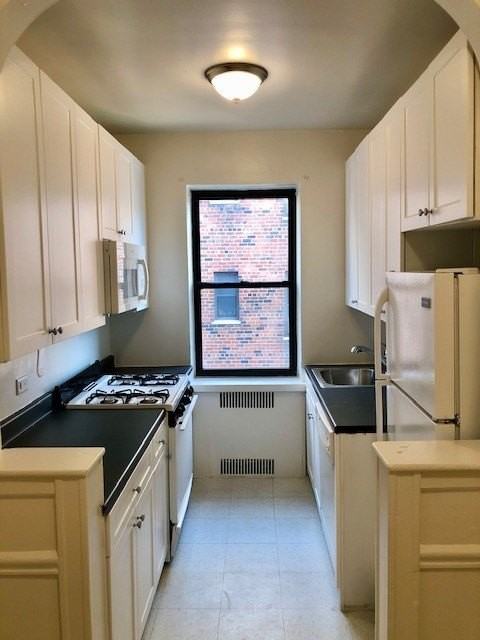 311 Main St #4D - Photo 2 of 11
